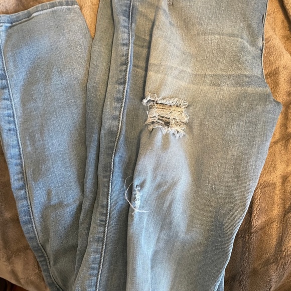 Never worn hollister jeans - Picture 3 of 3